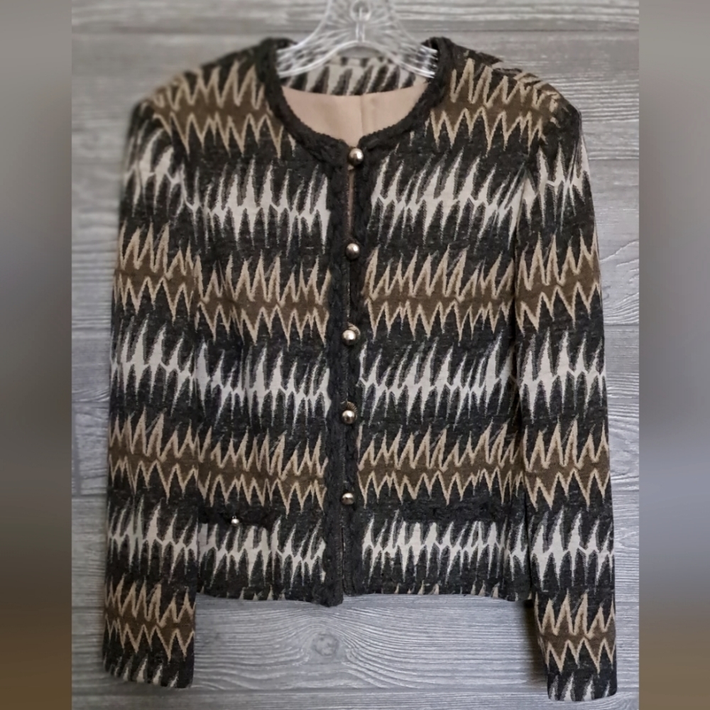 Multi-colored grey/tan/beige, brown lining, jacket. Size M, brand unknown,